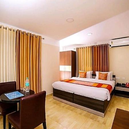 Hotel Tayas Trippapur Екстериор снимка