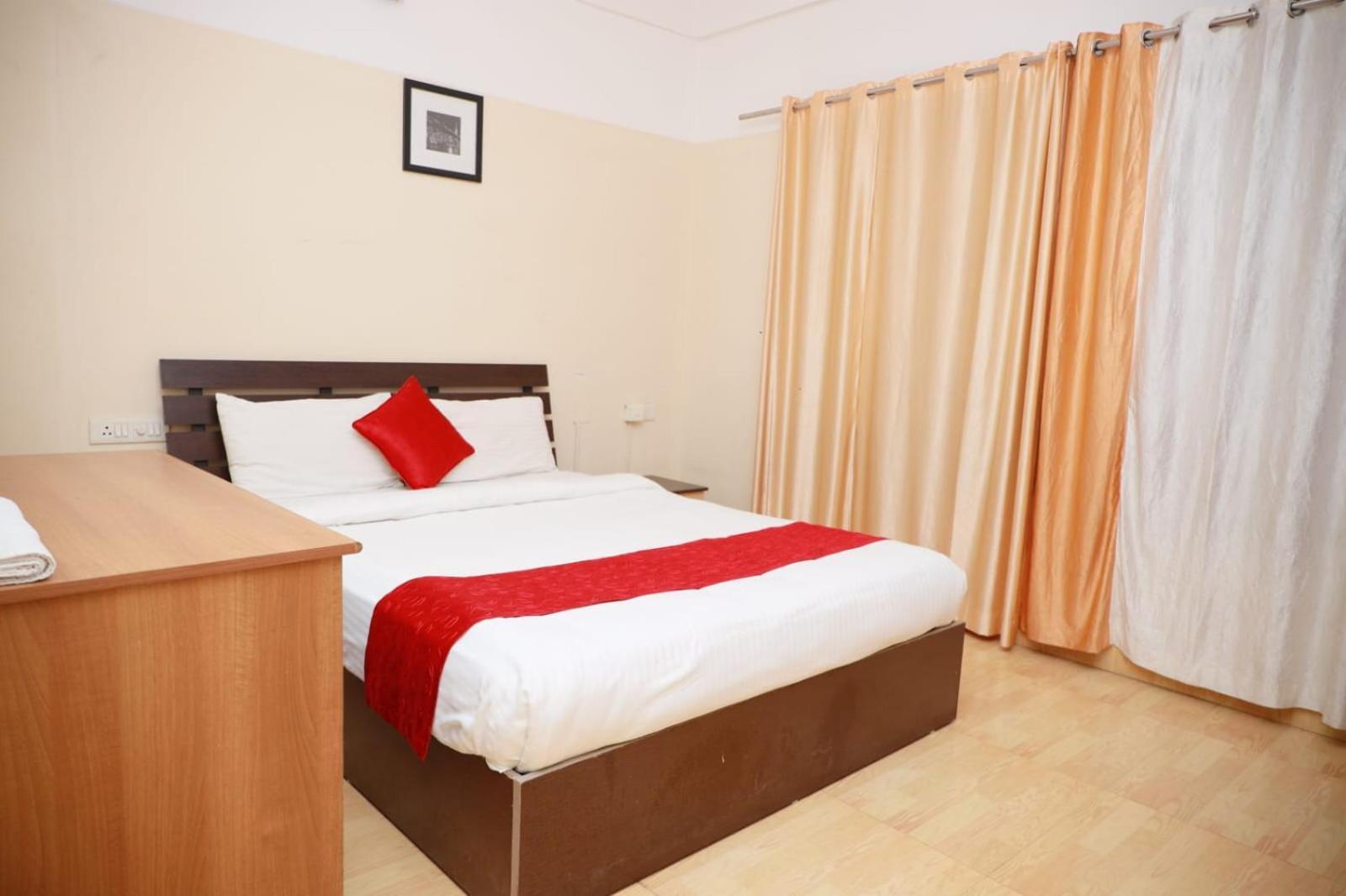Hotel Tayas Trippapur Екстериор снимка